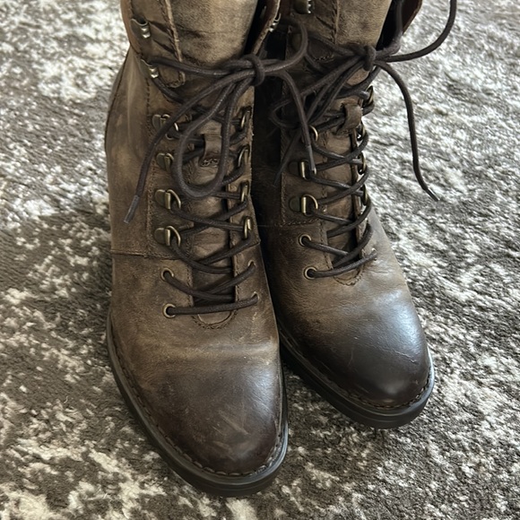 Born Descent Hiker Bootie size 9 - Picture 13 of 14